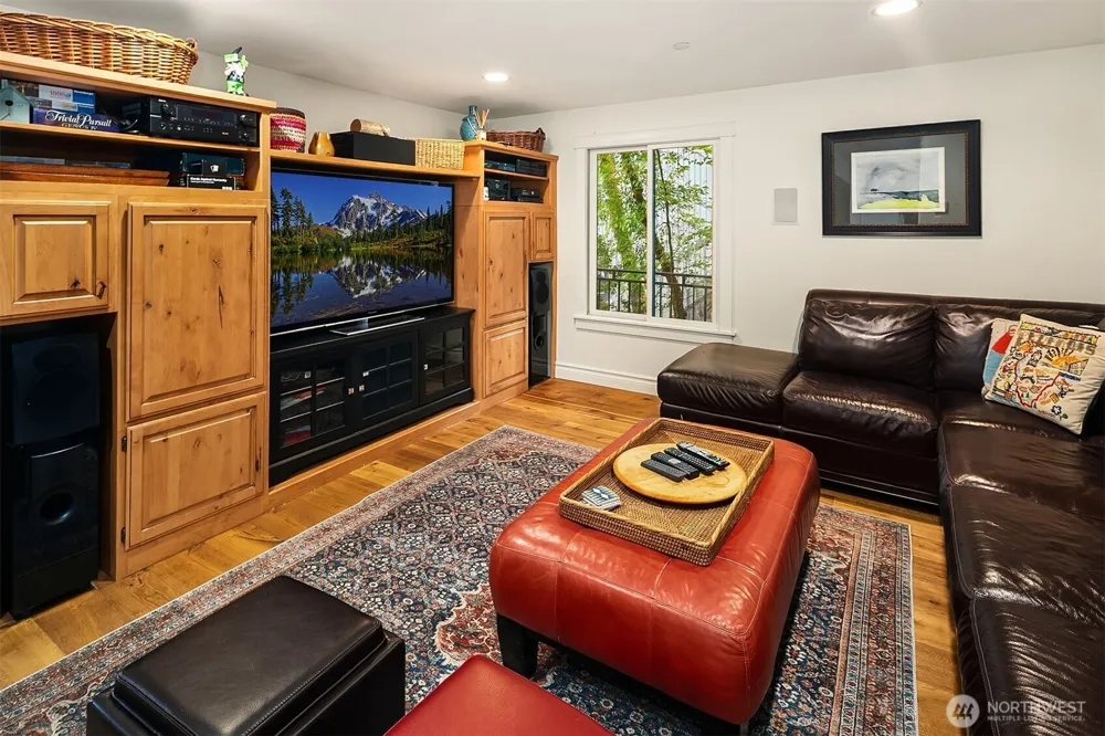 456 W Lake Sammamish Parkway SE Bellevue, WA 98008
