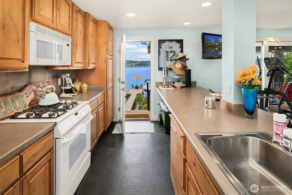 456 W Lake Sammamish Parkway SE Bellevue, WA 98008