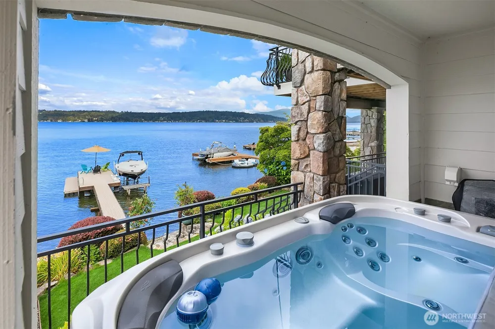 456 W Lake Sammamish Parkway SE Bellevue, WA 98008