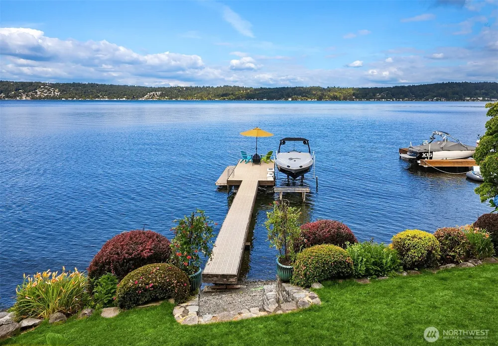 456 W Lake Sammamish Parkway SE Bellevue, WA 98008