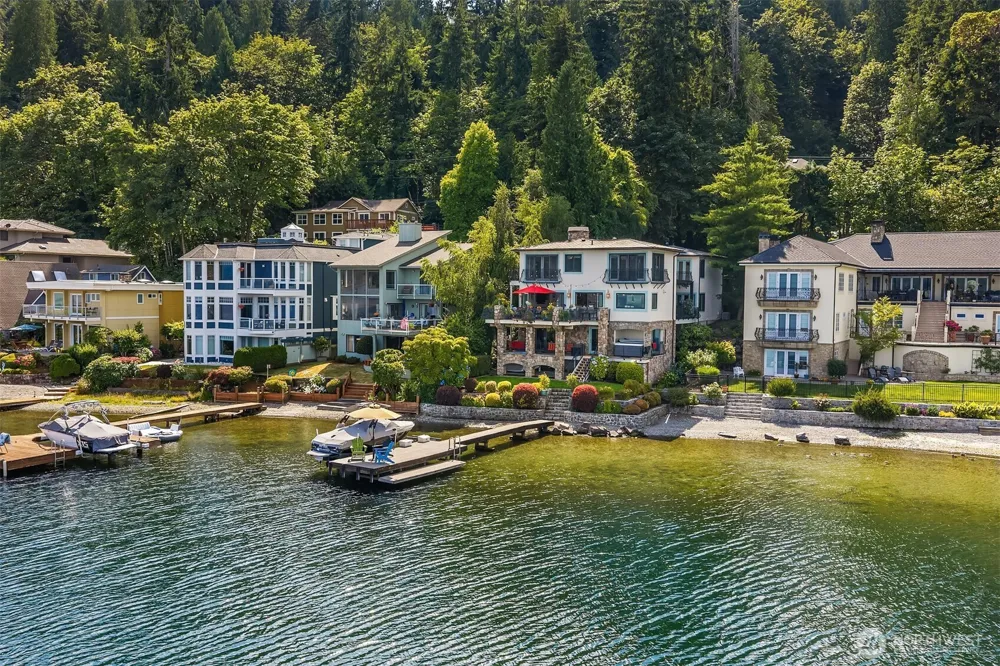 456 W Lake Sammamish Parkway SE Bellevue, WA 98008