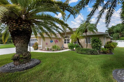 586 OAK BAY DRIVE