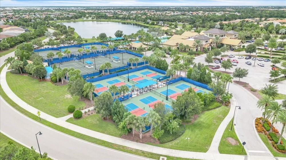 7538 SUMMERLAND COVE Lakewood Ranch, FL 34202