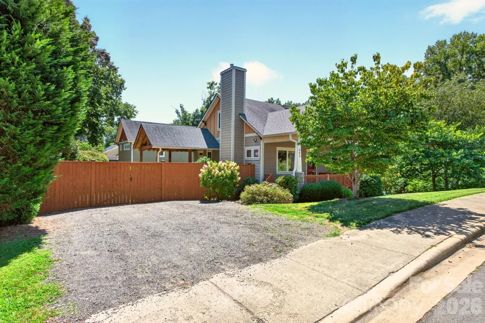 243 Cragmont Road Black Mountain, NC 28711