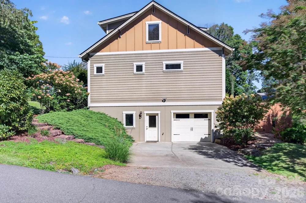 243 Cragmont Road Black Mountain, NC 28711