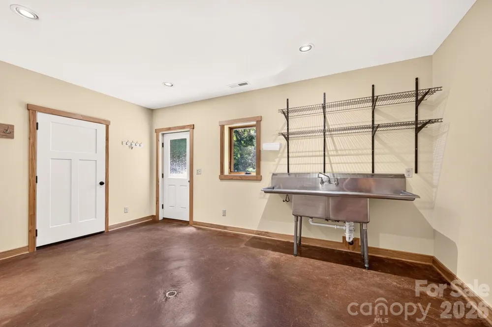 243 Cragmont Road Black Mountain, NC 28711