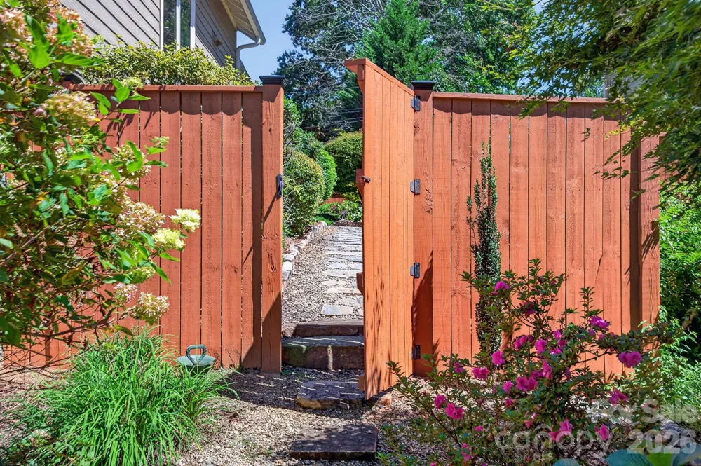 243 Cragmont Road Black Mountain, NC 28711