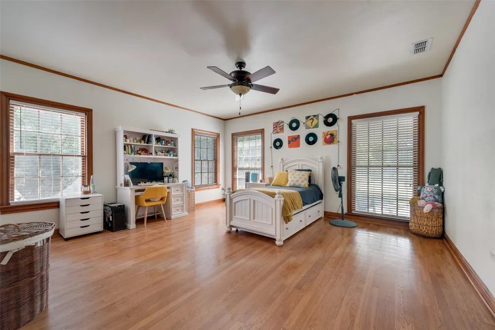 233 E High Street Wills Point, TX 75169