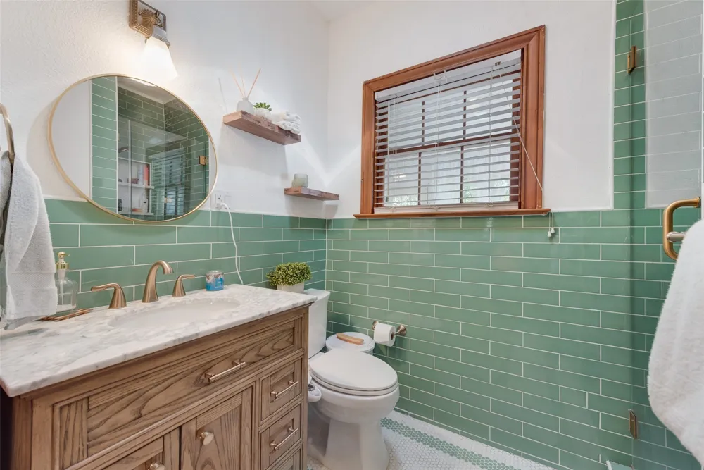 233 E High Street Wills Point, TX 75169