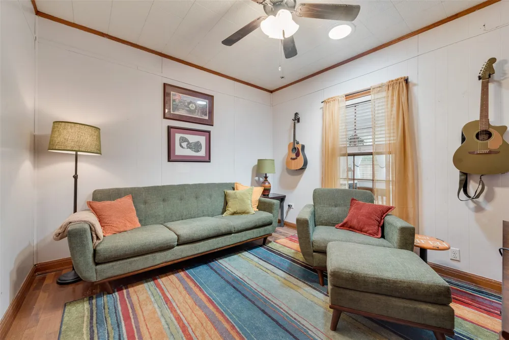 233 E High Street Wills Point, TX 75169
