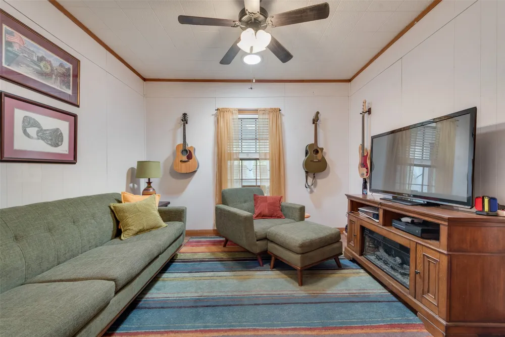 233 E High Street Wills Point, TX 75169