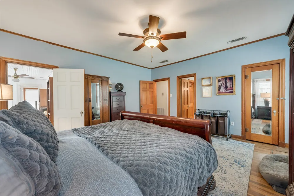 233 E High Street Wills Point, TX 75169
