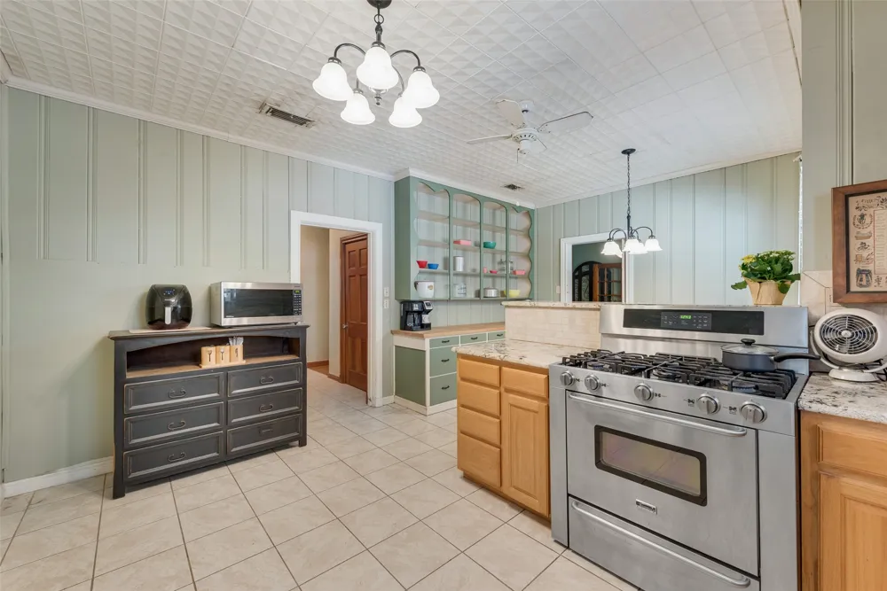 233 E High Street Wills Point, TX 75169