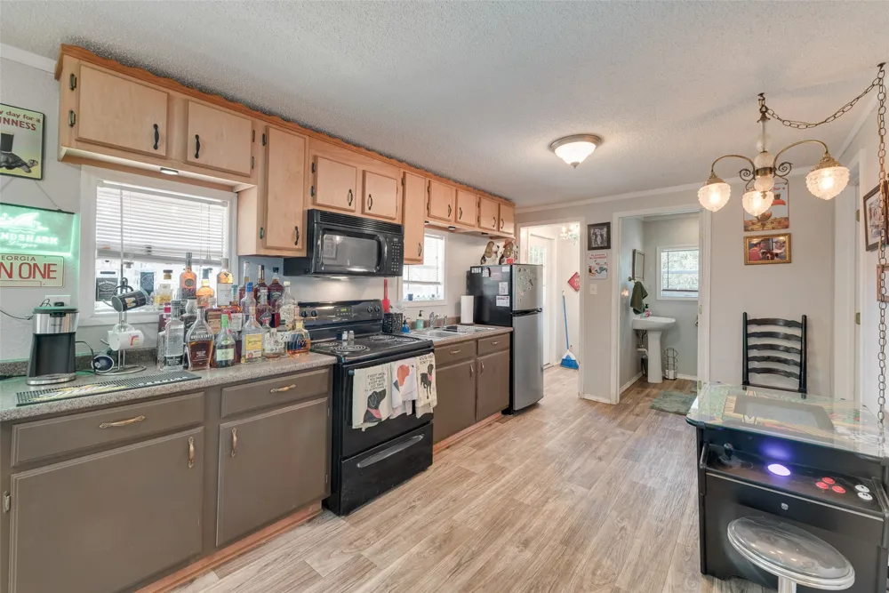 233 E High Street Wills Point, TX 75169