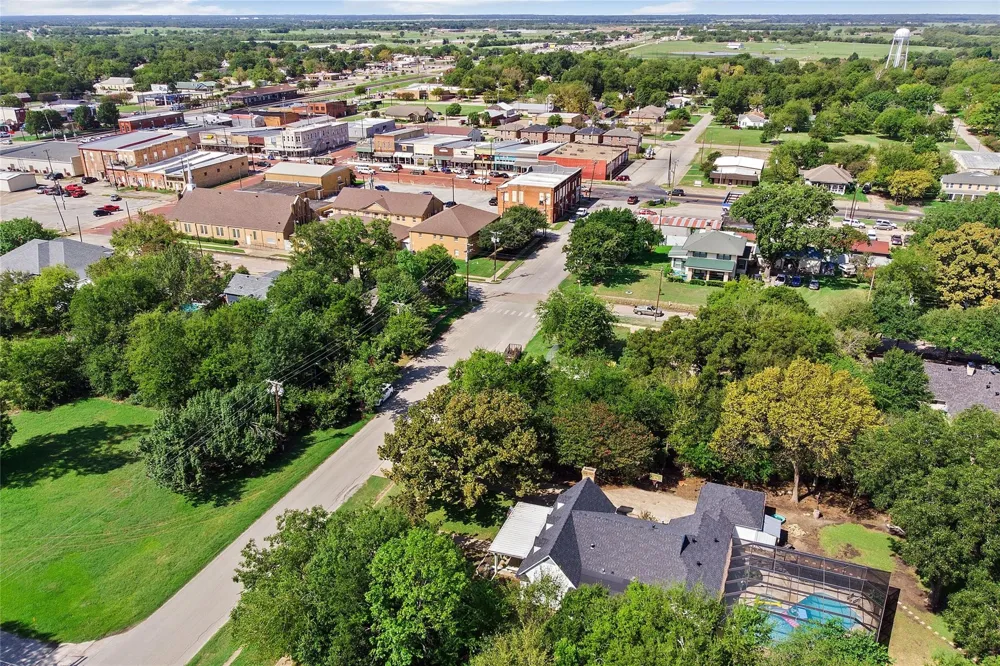 233 E High Street Wills Point, TX 75169