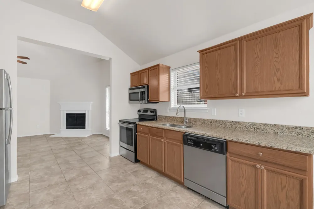 1039 Caliente Drive Grand Prairie, TX 75051