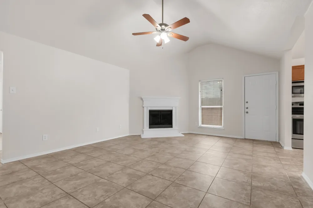 1039 Caliente Drive Grand Prairie, TX 75051