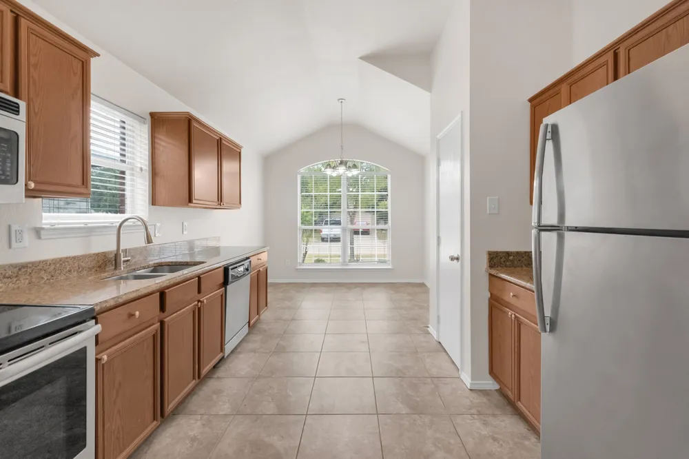 1039 Caliente Drive Grand Prairie, TX 75051
