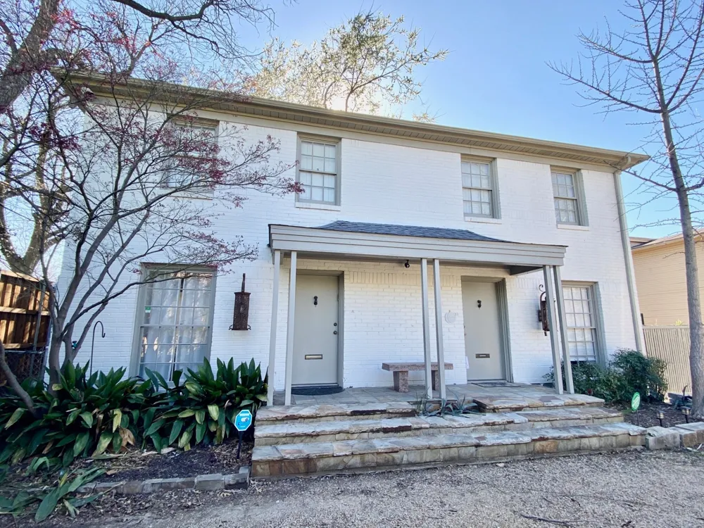 1915 Prairie Avenue #B Dallas, TX 75204