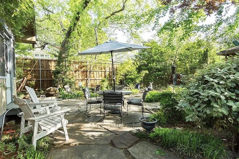 1915 Prairie Avenue #B Dallas, TX 75204