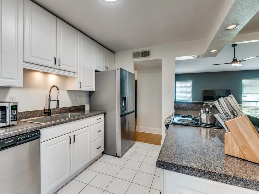 305 Westover Drive Euless, TX 76039