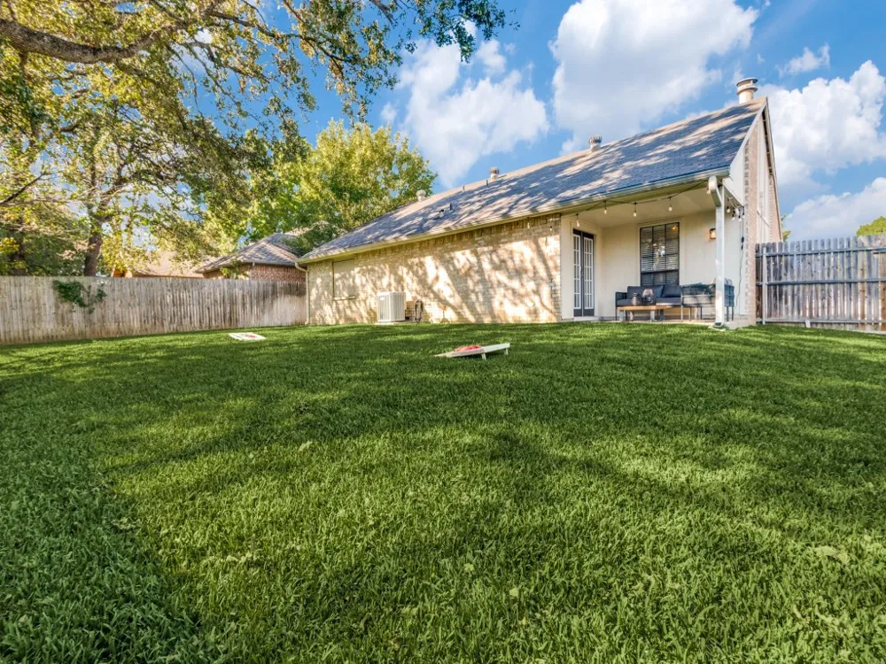 305 Westover Drive Euless, TX 76039