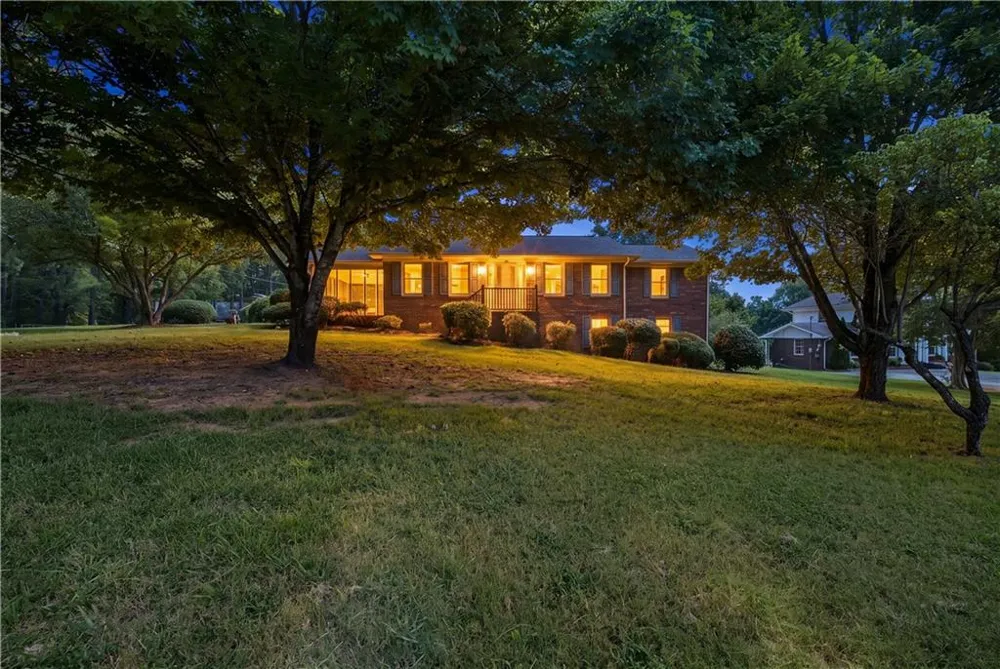 208 Woodland Circle SE Calhoun, GA 30701