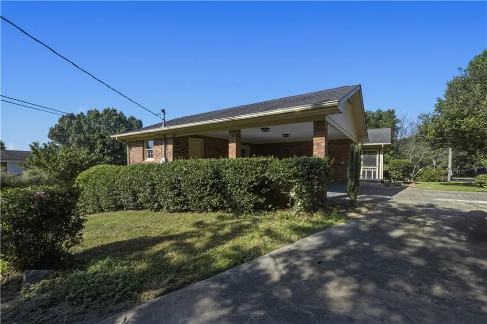 208 Woodland Circle SE Calhoun, GA 30701