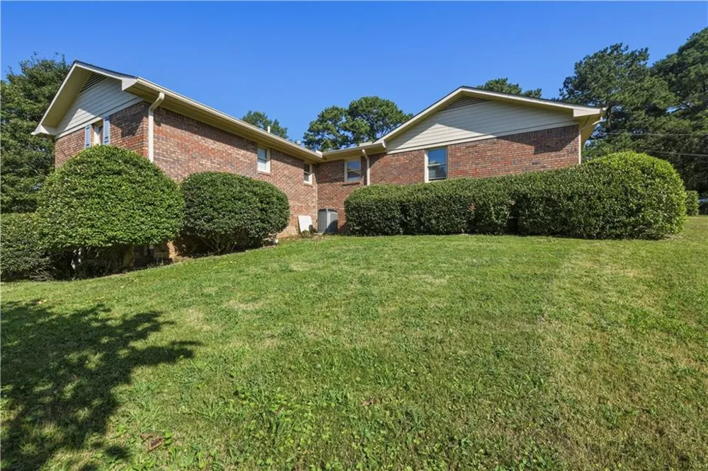 208 Woodland Circle SE Calhoun, GA 30701