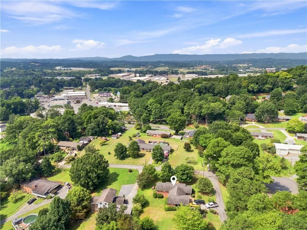 208 Woodland Circle SE Calhoun, GA 30701