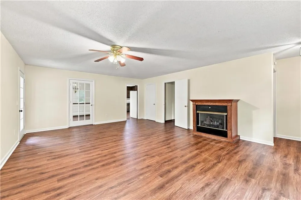 208 Woodland Circle SE Calhoun, GA 30701