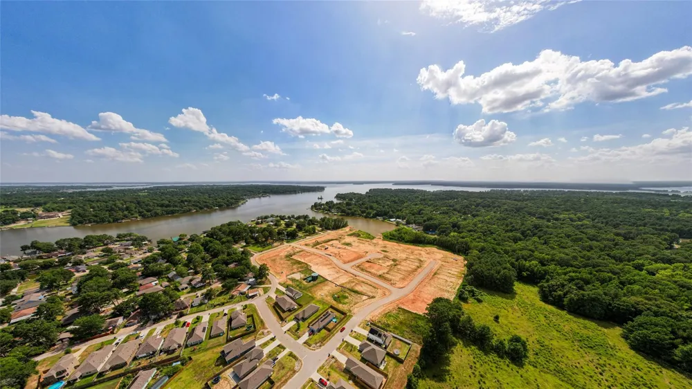 13070 Sorrento Bay Drive Willis, TX 77318