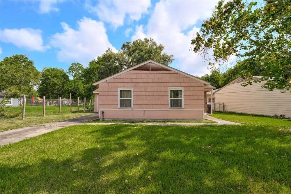 4325 Kay Circle Houston, TX 77051