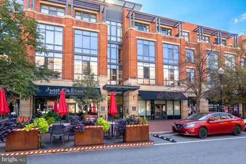 520 JOHN CARLYLE STREET #422