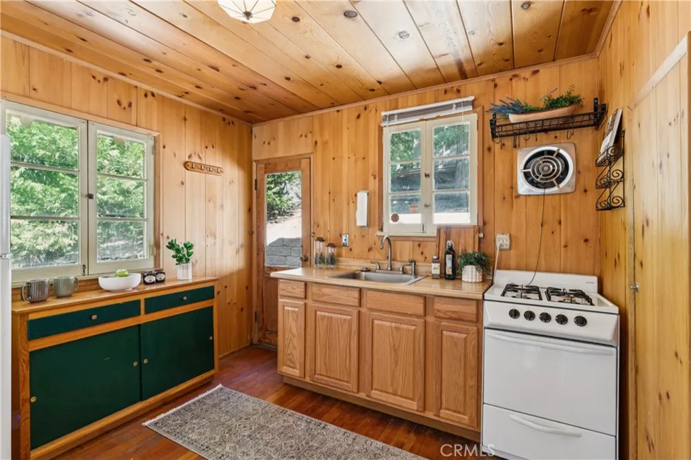 27260 Little Bear Road Blue Jay, CA 92317