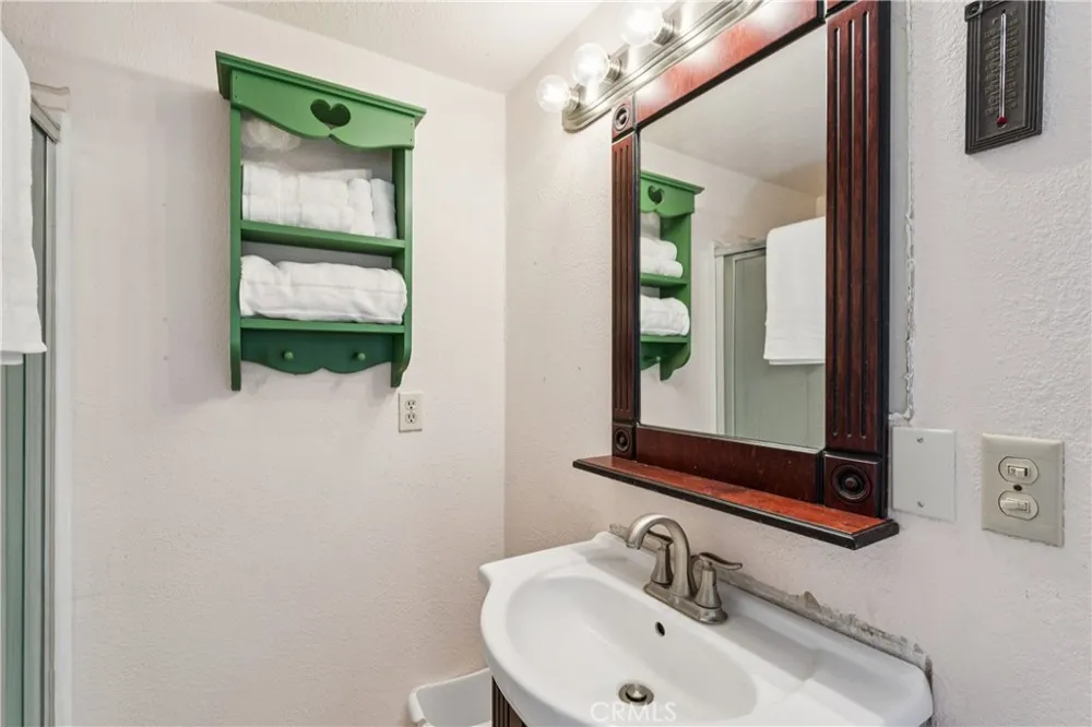 27260 Little Bear Road Blue Jay, CA 92317