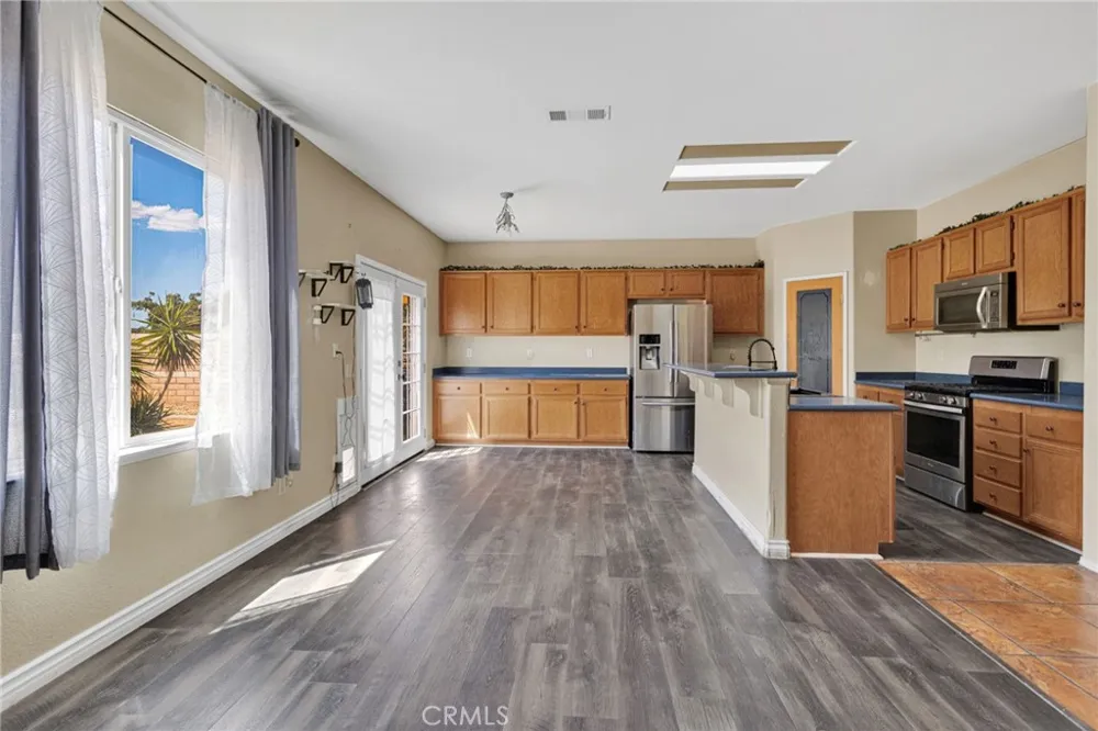 13068 Angelica Victorville, CA 92392