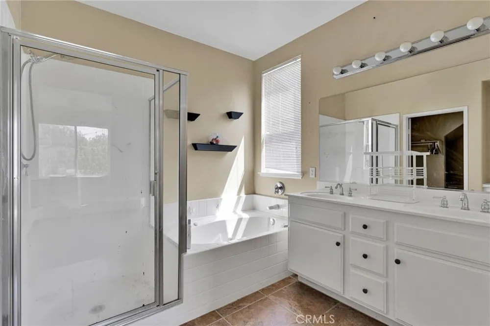 13068 Angelica Victorville, CA 92392