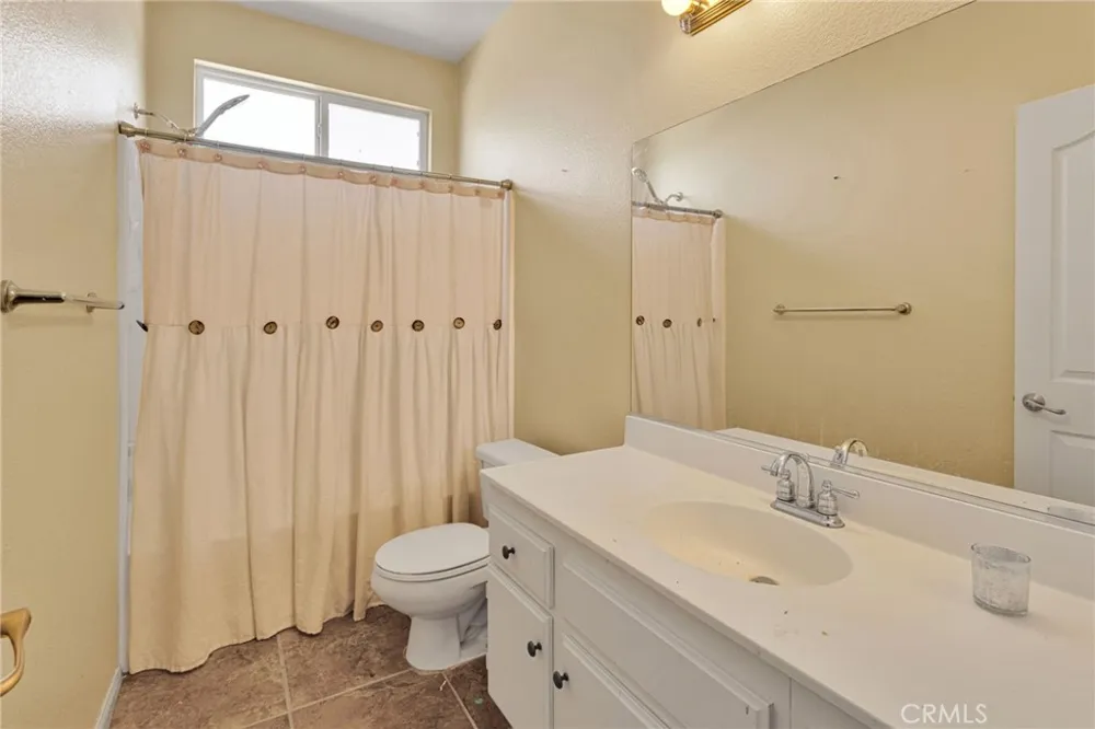 13068 Angelica Victorville, CA 92392