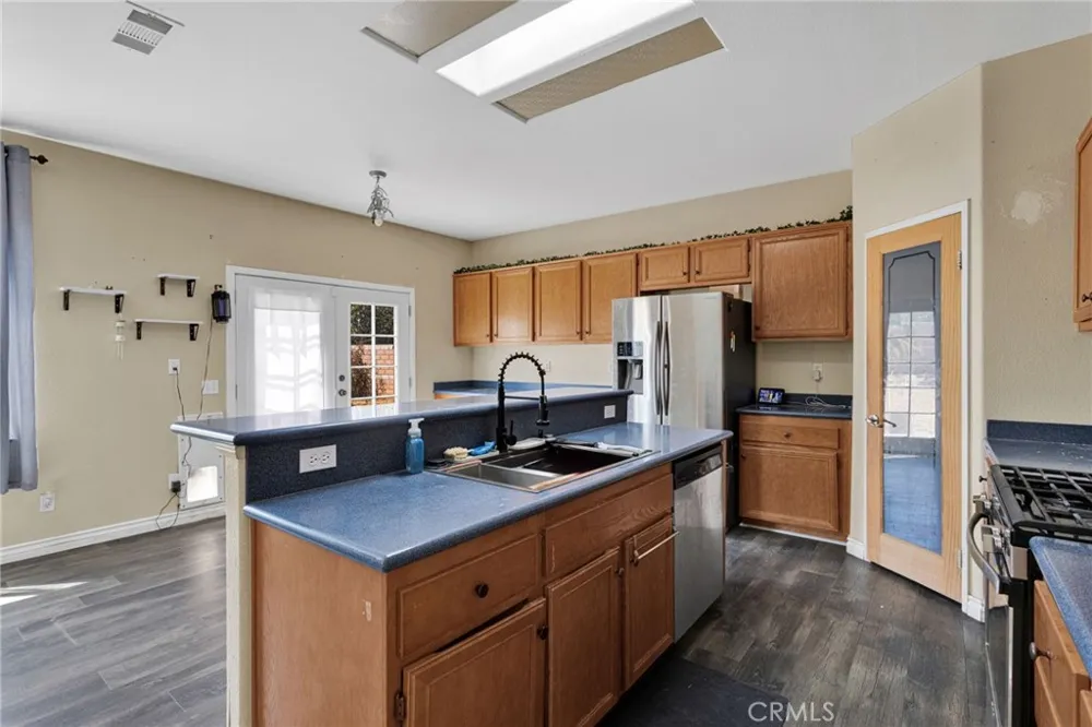 13068 Angelica Victorville, CA 92392