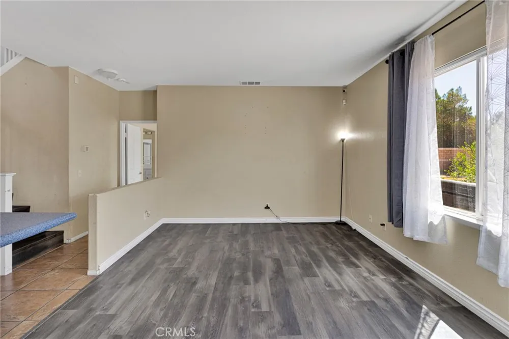 13068 Angelica Victorville, CA 92392