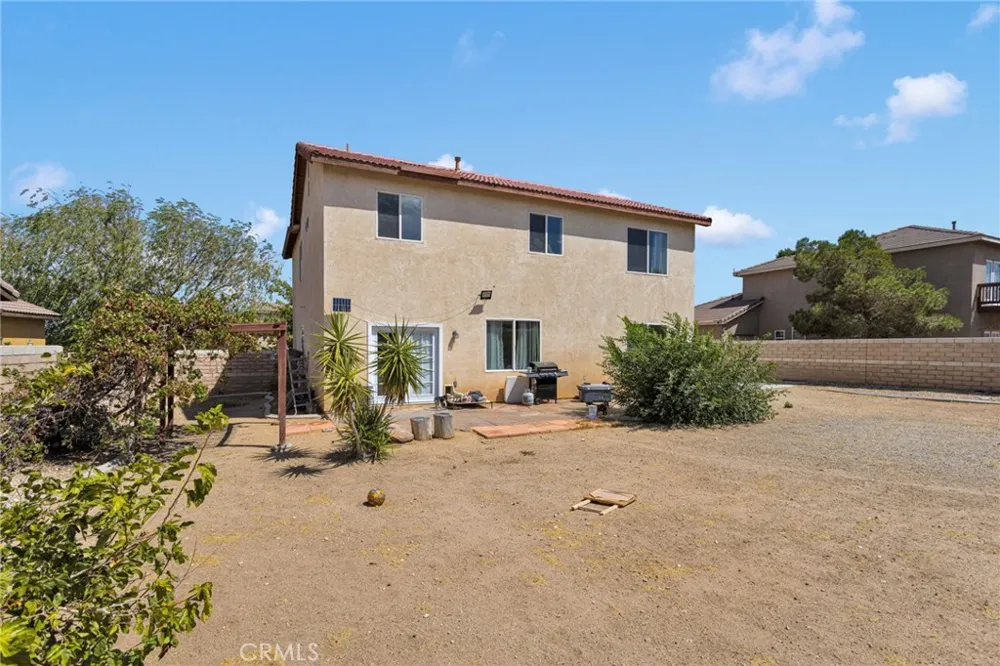 13068 Angelica Victorville, CA 92392