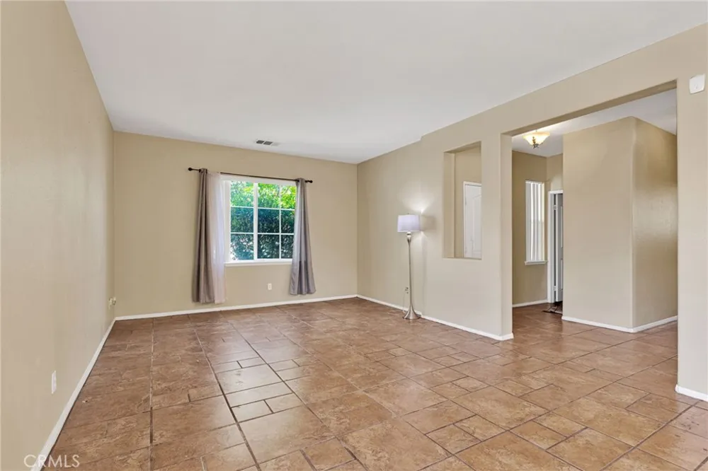 13068 Angelica Victorville, CA 92392
