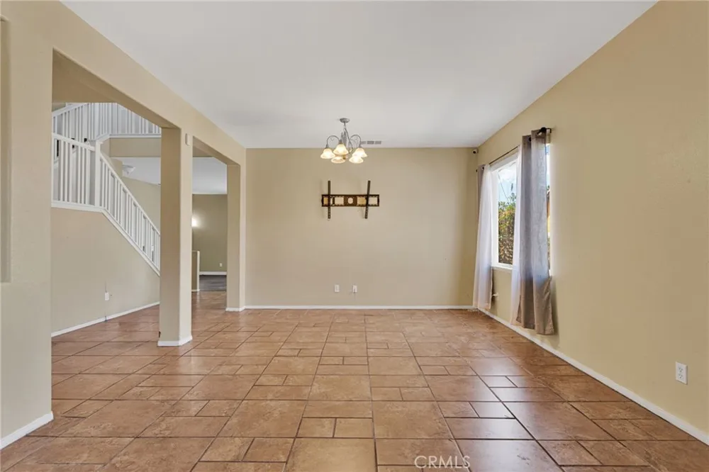 13068 Angelica Victorville, CA 92392