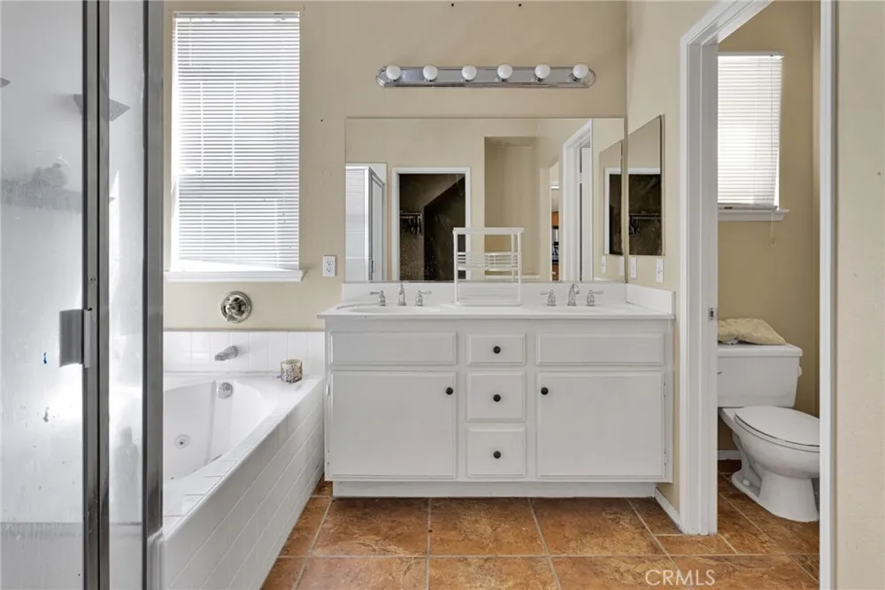 13068 Angelica Victorville, CA 92392