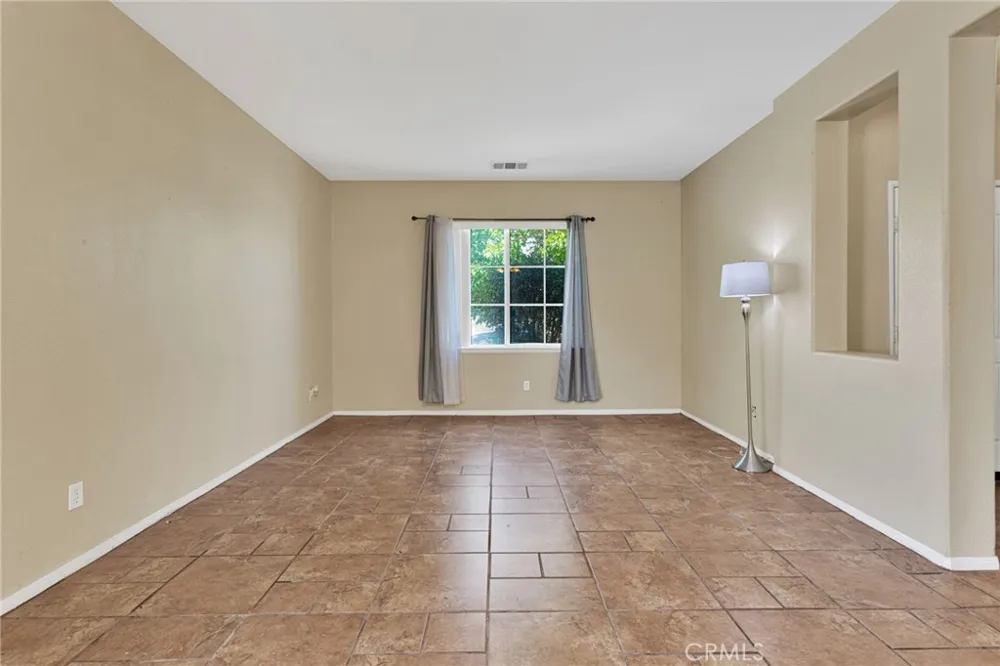 13068 Angelica Victorville, CA 92392