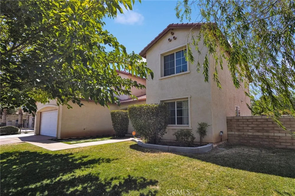 13068 Angelica Victorville, CA 92392