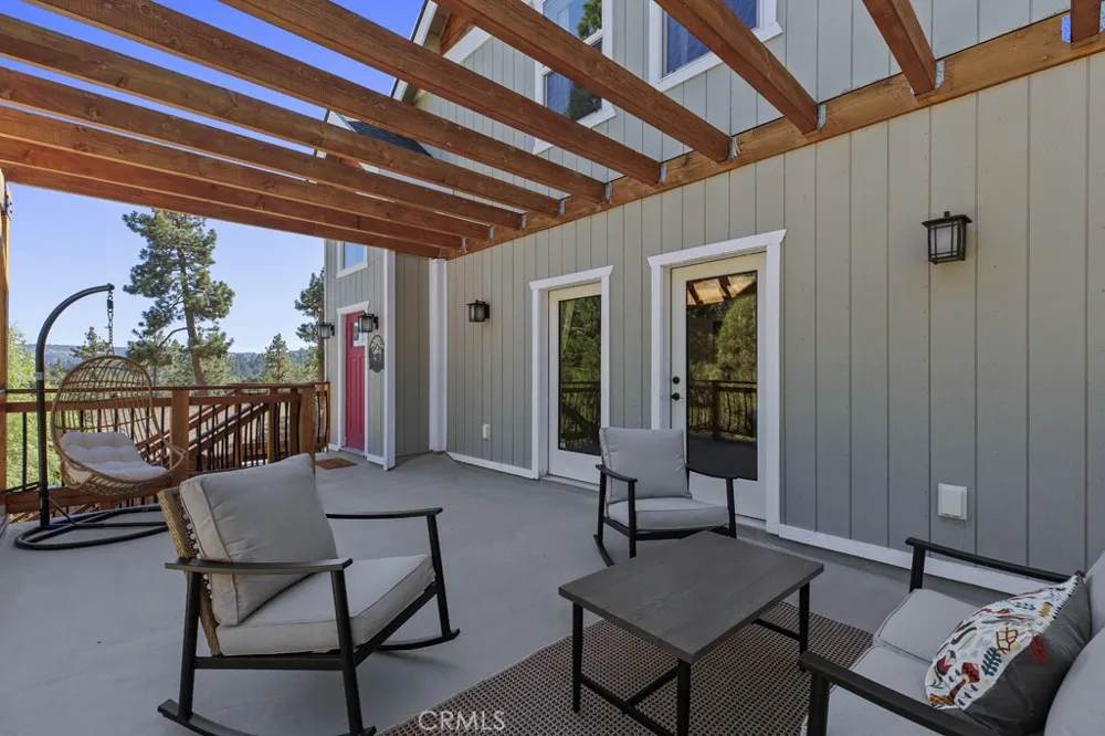 1198 Bruin Trail Fawnskin, CA 92333