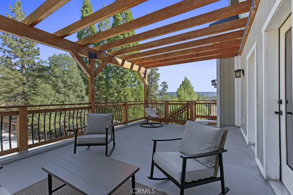 1198 Bruin Trail Fawnskin, CA 92333