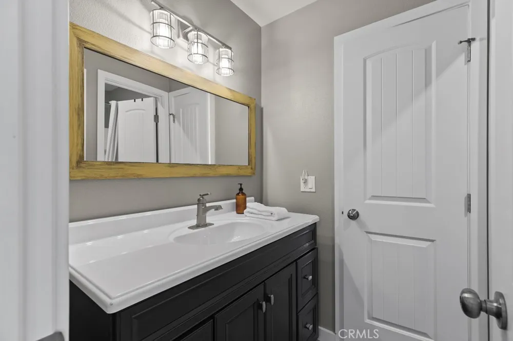 1198 Bruin Trail Fawnskin, CA 92333